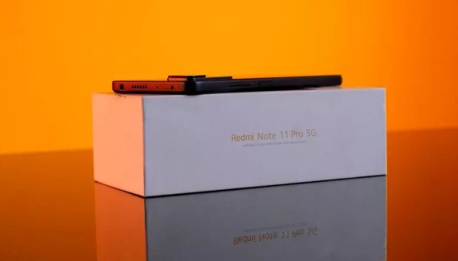 With the Redmi Note 11 Series, fast charging technology has come to the middle segment